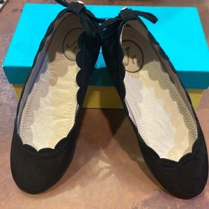 Jack Rogers Jr. Miss Lucie black sueded flats with scalloped edge NWT size 13